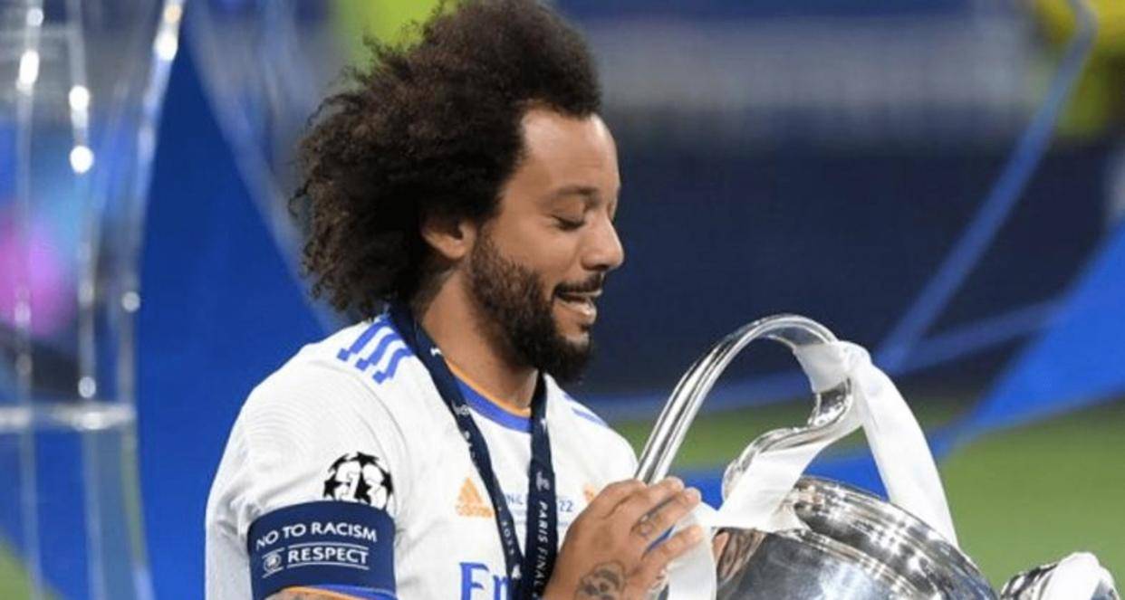 โรมาริโอถามมาร์เซโลในการให้สัมภาษณ์ว่า คุณต้องการแลกเปลี่ยนแชมเปี้ยนส์ลีก 5 ลีกกับบราซิลเพื่อคว้าแชมป์ฟุตบอลโลกหรืออีกหนึ่งแชมป์เปี้ยนส์ลีก ไม่เคยแตกสลาย_player_real madrid_cristiano โรนัลโด