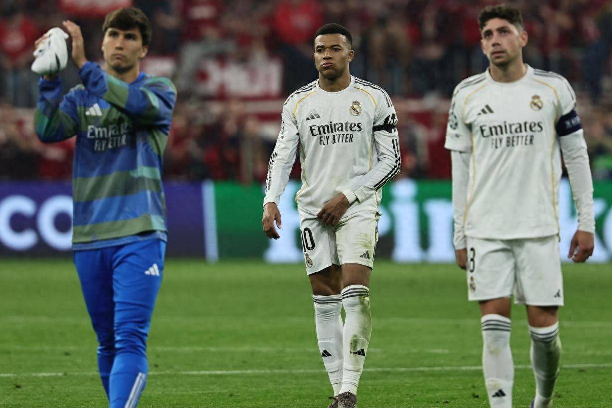 ทำไมเรอัล มาดริดถึงว่างเปล่าตลอดสี่ปี? เพราะมีโรนัลโด้อยู่สามตัว และไม่ใช่ benzema_vincius_left_mbappe