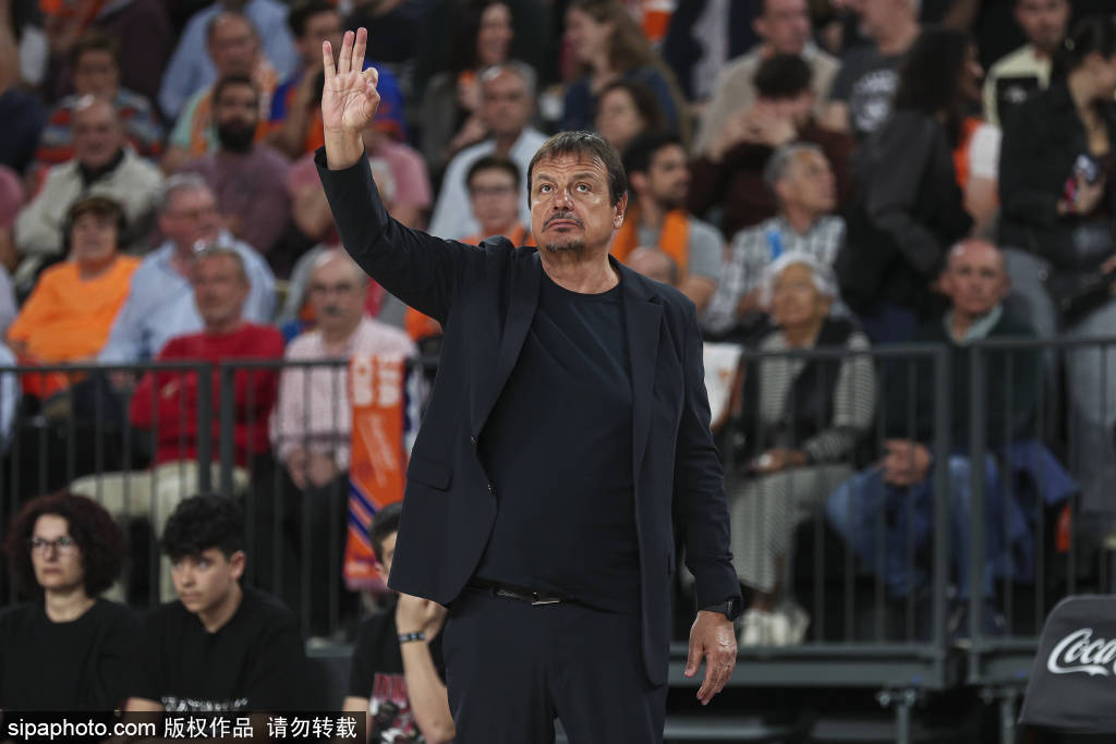 การเตรียมการของวาเลนเซียเป็นเรื่องเร่งด่วน: Nunes และ Duro ไม่อยู่ในการฝึก และผู้เริ่มเล่นคนแรกของ Maguraka กำลังเผชิญกับการปรับ_Defense_berland_attack