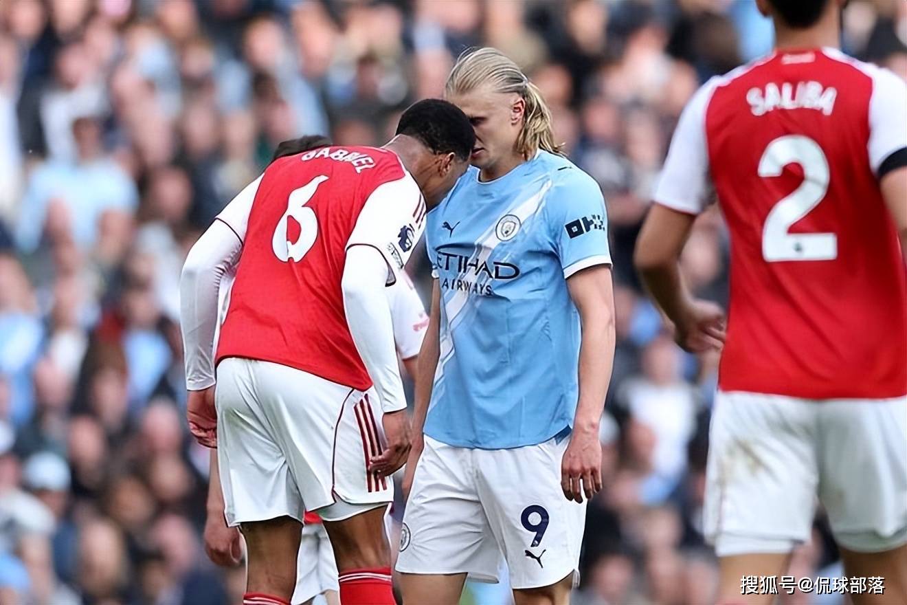 พรีเมียร์ลีก กำลังเปลี่ยนไป! โอกาสของอาร์เซนอลในการคว้าแชมป์ได้ลดลงเหลือ 44% และลดลงเกือบ 50% ในหนึ่งเดือน แมนเชสเตอร์ ซิตี้ โอเวอร์สเตรด หวังว่าพวกเขาจะมีเรื่องใหญ่