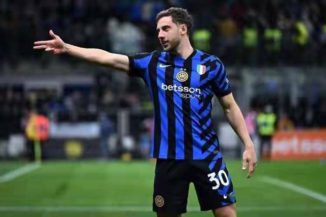 ราชาแห่งความคุ้มค่า! อินเตอร์ มิลาน เล็งไปที่กองกลางรอบ 29 ปีของดอร์ทมุนด์ และเงินเดือนประจำปีที่ต่ำมากก็กลายเป็นสิ่งล่อใจที่ยิ่งใหญ่ที่สุด!_ ทั่วไป BrandT_UEFA แชมเปี้ยนส์ลีก_serie A