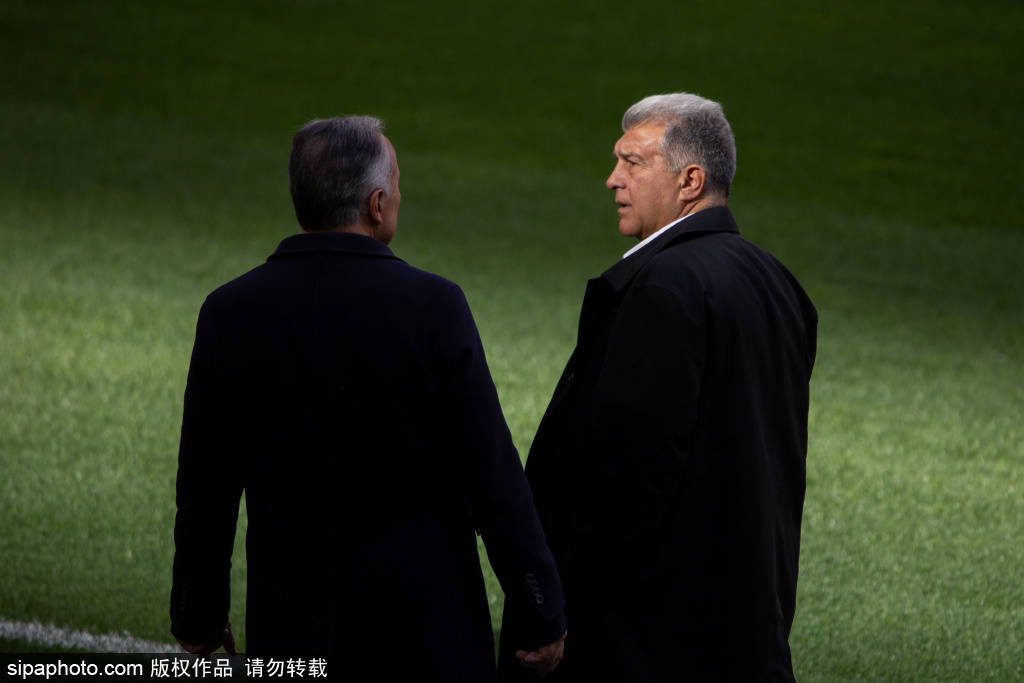 บาร์เซโลนา B ถูกบล็อกใน Olotte: เสมอแบบตัวต่อตัว การครอบงำของการเลื่อนตำแหน่งไม่ได้อยู่ในมือของเขาเอง_combat_company_left อีกต่อไป