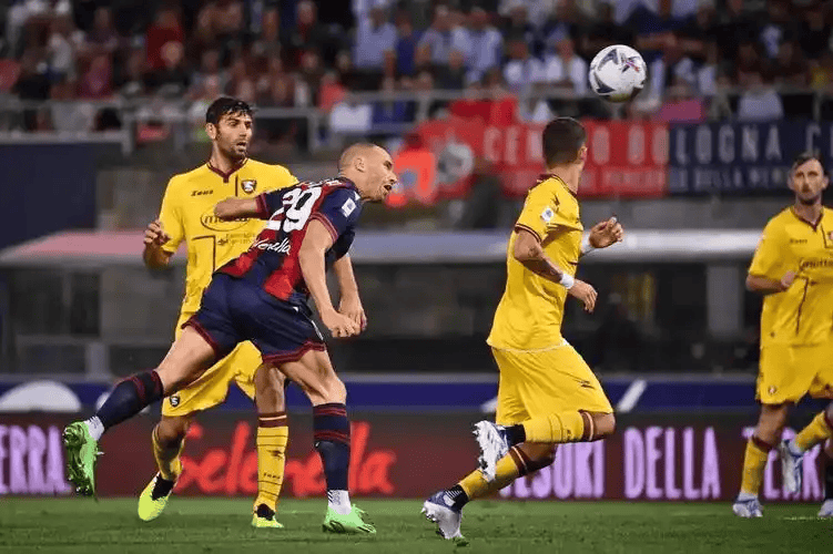 การต่อสู้ป้องกันครั้งแรก! ปารีส แซงต์-เมน ปะทะ ลียง มองไปข้างหน้า: ไจแอนต์ส ครัช vs เพาเวอร์เฮาส์ โต้กลับ สุดยอดเกมระหว่างแชมป์กับแข้งวัย 4 ขวบ