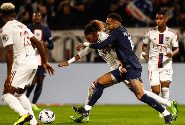 วันอาทิตย์ที่ 026 ลีกเอิง 1 ปารีส แซงต์แมน พบ ลียง