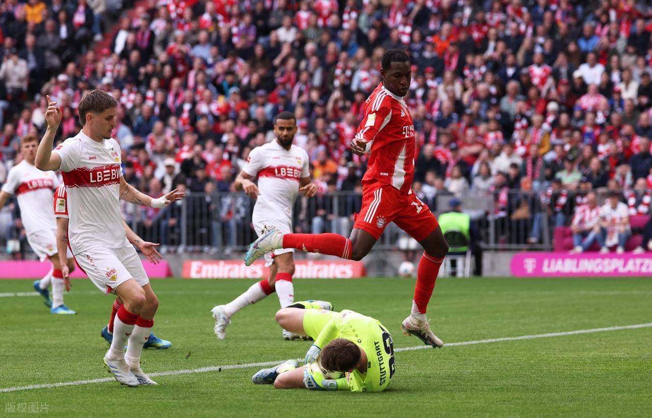 บาเยิร์น 4-2 สตุ๊ตการ์ท คะแนนหลังการแข่งขัน: ไม่ใช่ เคน หมายเลข 1, บาเยิร์น หมายเลข 6 อันดับ 1 แอสซิสต์_แอทแท็ค