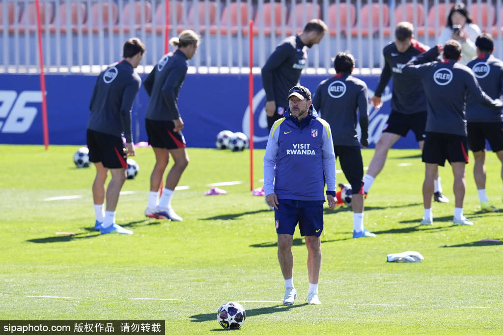 ลุ่มน้ำของ Atlético de Madrid: ห้าคนที่อาจออกจากทีมและตัวเลือกหลักของทีม Rebuilding_Cork_dressing room_leaving