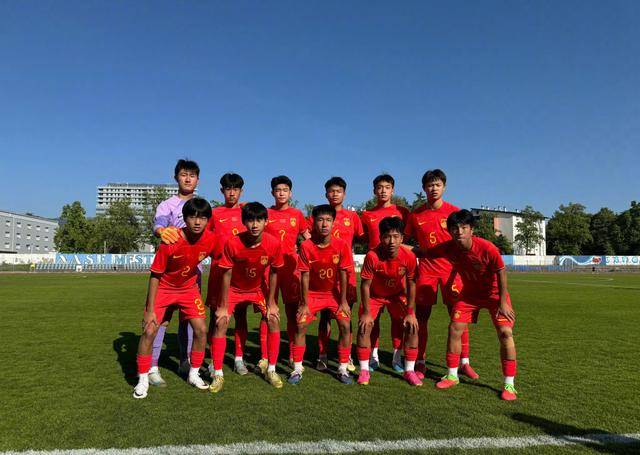 จีน U15 อารมณ์เสีย! 7 นาทีถึง 2 ประตูติดต่อกันเพื่อเอาชนะอิตาลี! เกิดอะไรขึ้นกับคณะเสื้อผ้าสีน้ำเงิน _ players_youth training_tactics