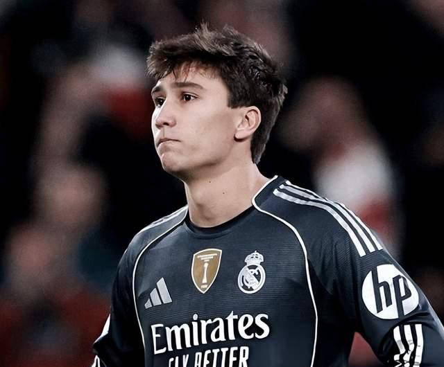 ดาวยิงดาวเตะวัย 23 ปีของเรอัล มาดริด พบกับการย้ายทีมในราคา 60 ล้านยูโร และยักษ์ใหญ่มากมาย แข่งขัน_gongsalo_lyon_real madrid