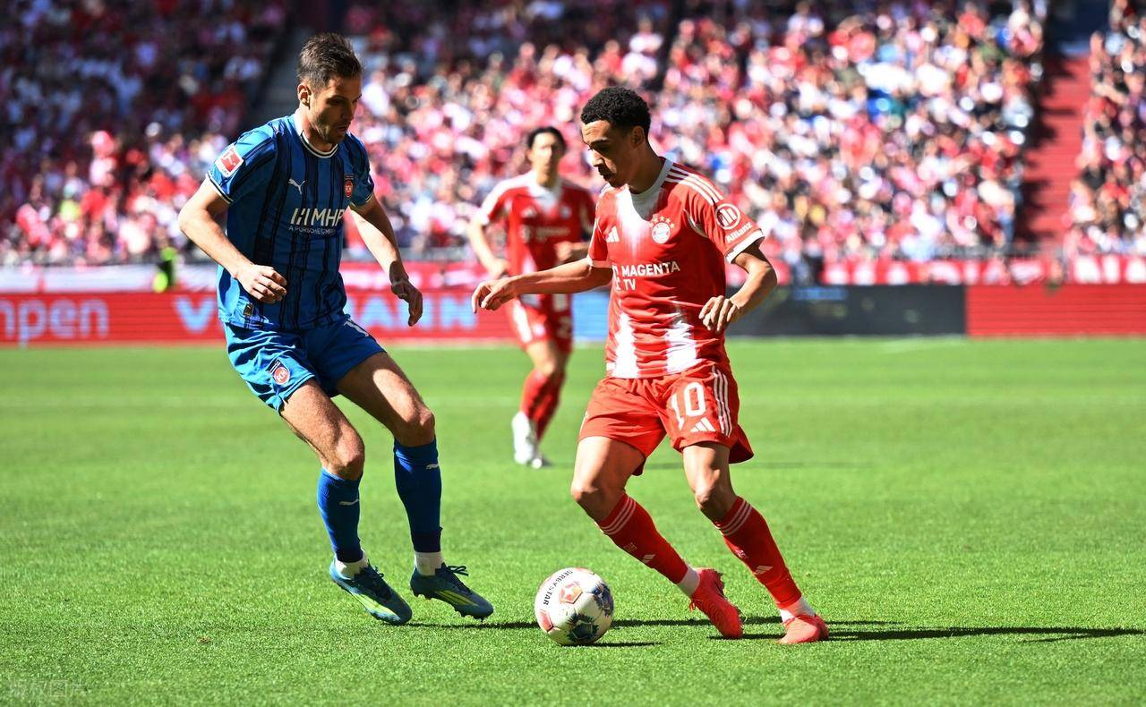 กับบาเยิร์น 3-3, สตุตการ์ต 3-3, เบรเมน 1-3, อันดับล่าสุดของบุนเดสลีกา ถูกปล่อย_hahendheim_home_league