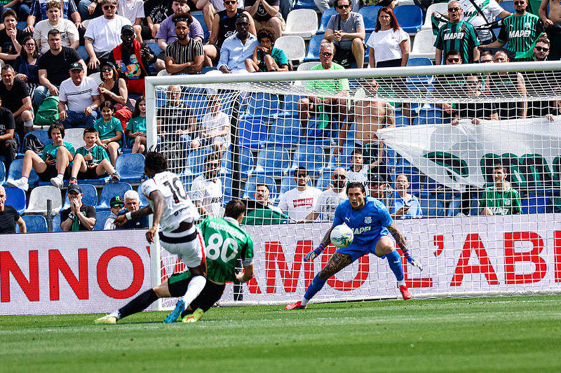 โทโมริย้อมสีแดง เอซี มิลาน แพ้ 0-2 ให้ SASSUOLO_LAURENTT_BREAK GOAL_SERIE A