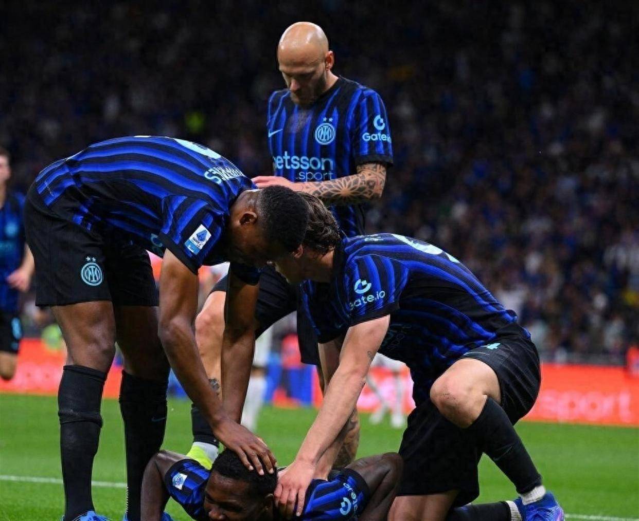เกม 2-0 ผู้ชนะอันดับหนึ่งของการเกิดของ Serie A: The League Championship + Impact Double Championship บันทึกคือ one_interna _ รอบชิงชนะเลิศ_ อินเตอร์ มิลาน