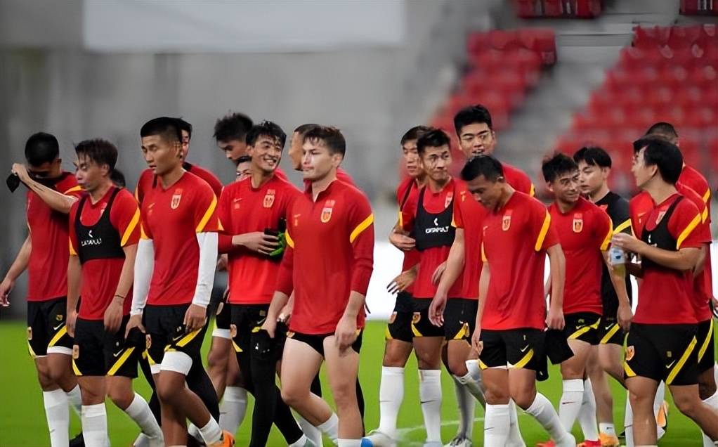 ทีมฟุตบอลชายชาวจีนเพิ่งออกจากบุนเดสลีกาต่างประเทศซึ่งหมายถึงเจ้าของใหม่ทำแต้มได้สองครั้ง! นำสโมสรสู่ชัยชนะเหนือเอาก์สบวร์ก 5-0 มองไปข้างหน้า_Competition_hao Junmin_Jiang Yi