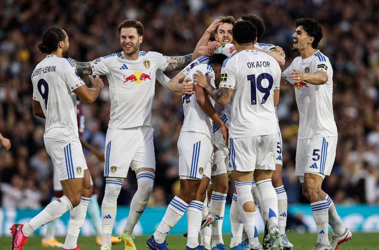 ลีดส์ ยูไนเต็ด 3-1 เอาชนะ เบิร์นลี่ย์ นำท็อตแนม 9 แต้ม และสถานการณ์ตกชั้นคือ clear_competition_ranking_passing