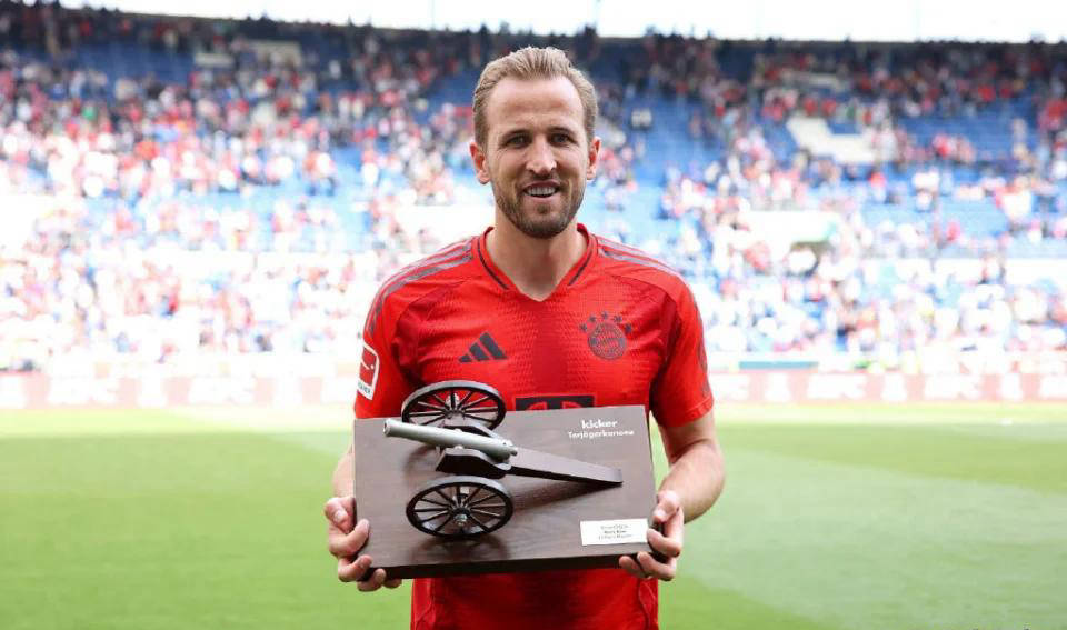 Kane ดับเบิ้ลซาวด์ในสามนาที ยิง 57 ลูก ทำลายสถิติ Lewandows และได้รับรางวัล Small Steel Cannon Award อีกครั้ง_Bundathers_Season_Match