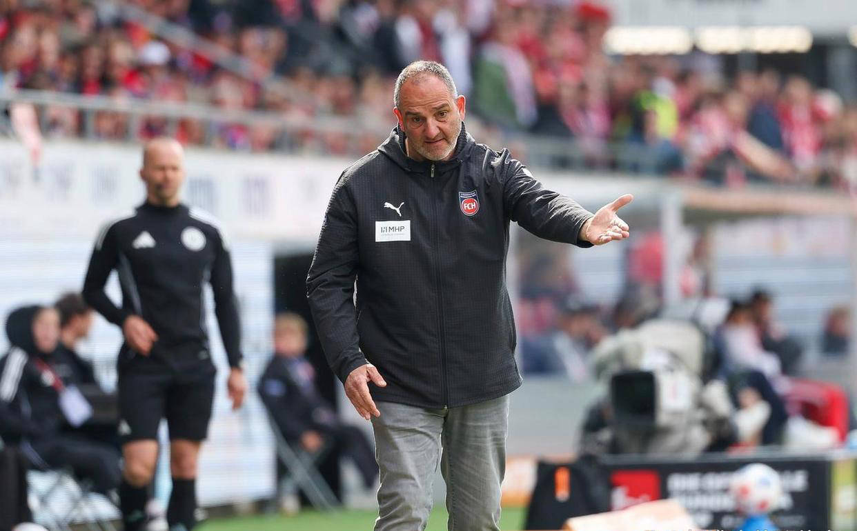 เฮย์เดนไฮม์แพ้ 0-2 ให้กับไมนซ์ และตรงไปที่บุนเดสลีกาเป็นเวลาสามปีในบุนเดสลีกา โค้ชชมิดท์อาจอยู่ใน Office_Season_Titz_Barz