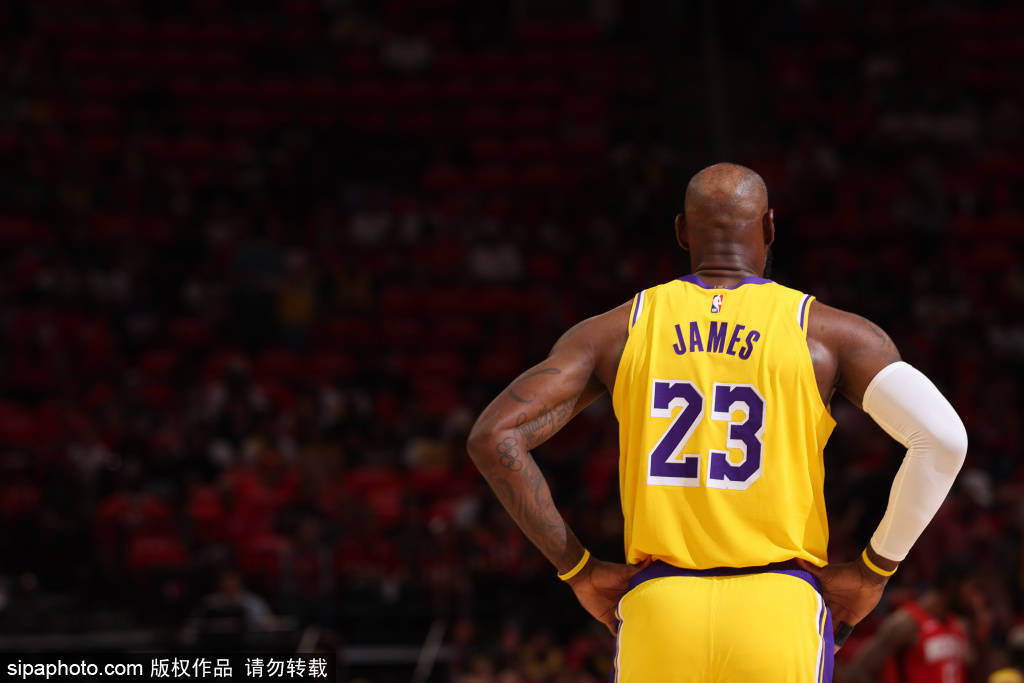 ได้เปิดเผยว่า Lakers ตั้งใจที่จะเสริมความแข็งแกร่งให้กับ Backcourt of Rodry และผู้บริหารสั่นคลอนหรือส่งผลกระทบต่อการลงนาม_Manchester City_Real Madrid_Radio