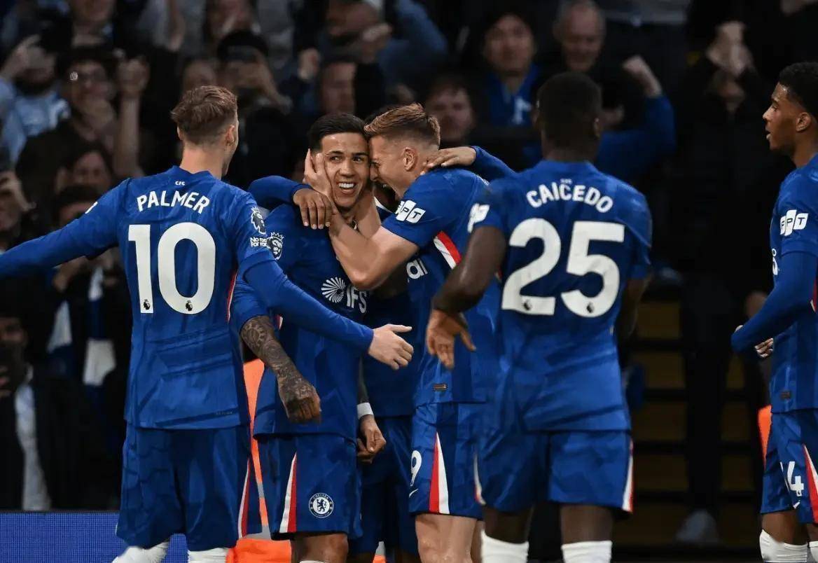 2-1 เกม ปล่อยให้พรีเมียร์ลีกตกชั้นอย่างใจจดใจจ่อ: ท็อตแนม 2 แต้มไม่มีข้อได้เปรียบที่แข็งแกร่ง บลูส์เบิร์นโฮปใน Europe_Chelsea_enzo