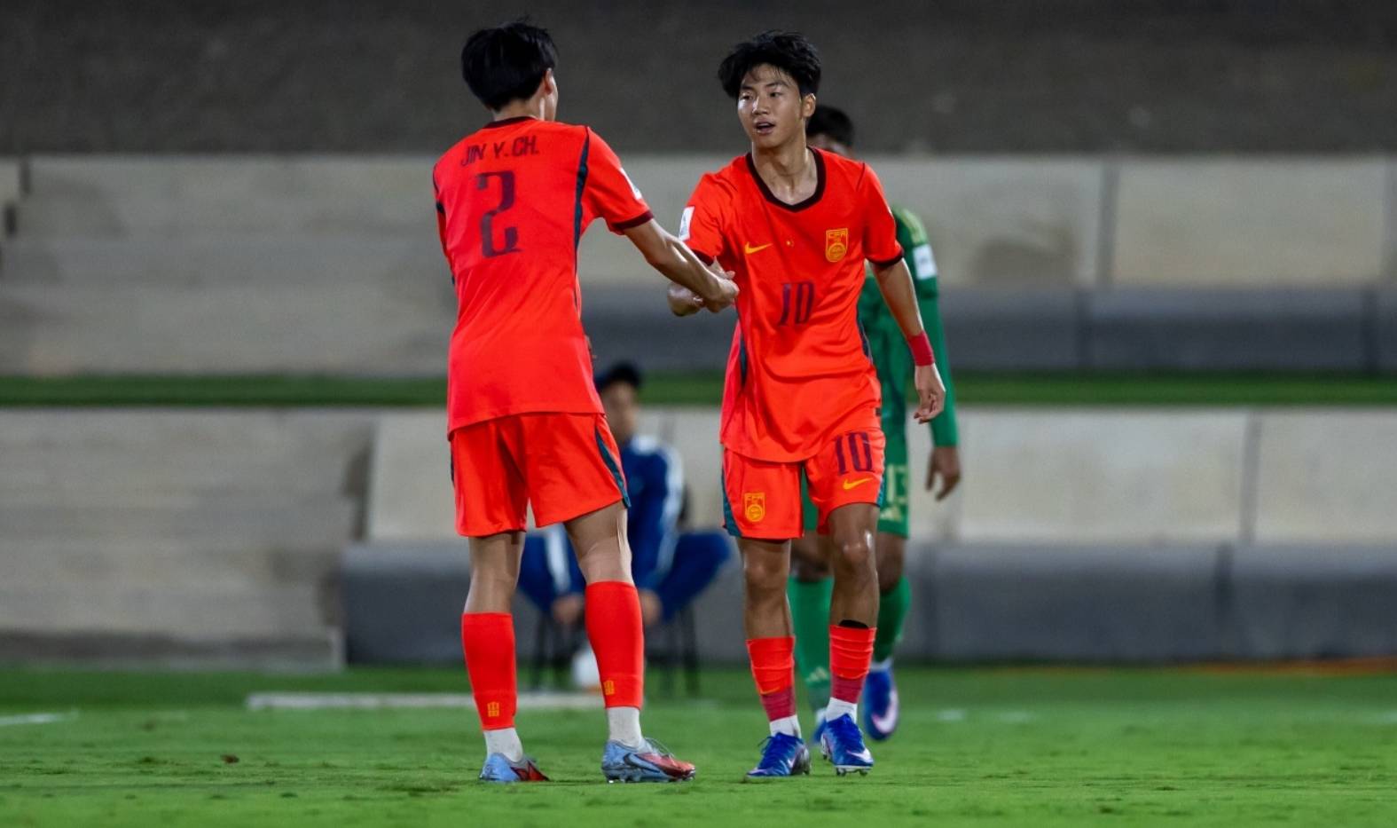 คืนเทศกาลฟุตบอล! ยู17 แข้งทีมชาติ 2-0 เข้าชิงชนะเลิศ แมนฯ ซิตี้ 1-1 ส่ง อาร์เซนอล คว้าแชมป์ สเปอร์ส 1-2_ญี่ปุ่น_เอเชีย คัพ_ยูฟ่า แชมเปี้ยนส์ลีก