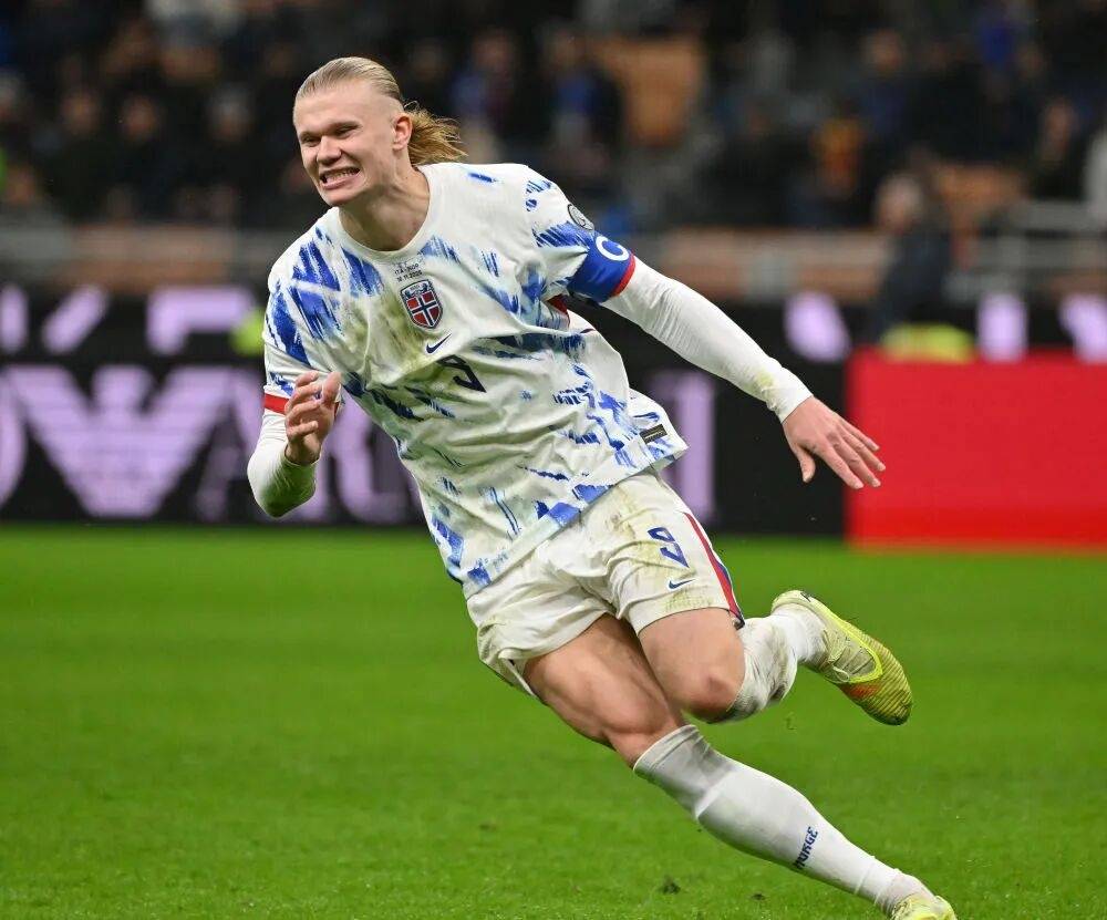 ฮาร์แลนด์ นำทีมฟุตบอลโลกชายของนอร์เวย์ นอร์เวย์ ได้ก้าวเข้าสู่รอบคัดเลือกของยุโรปในแปดเกม และรอบแบ่งกลุ่มจะเล่นกับ France_BAD_AUSTERITY_AT MADRID