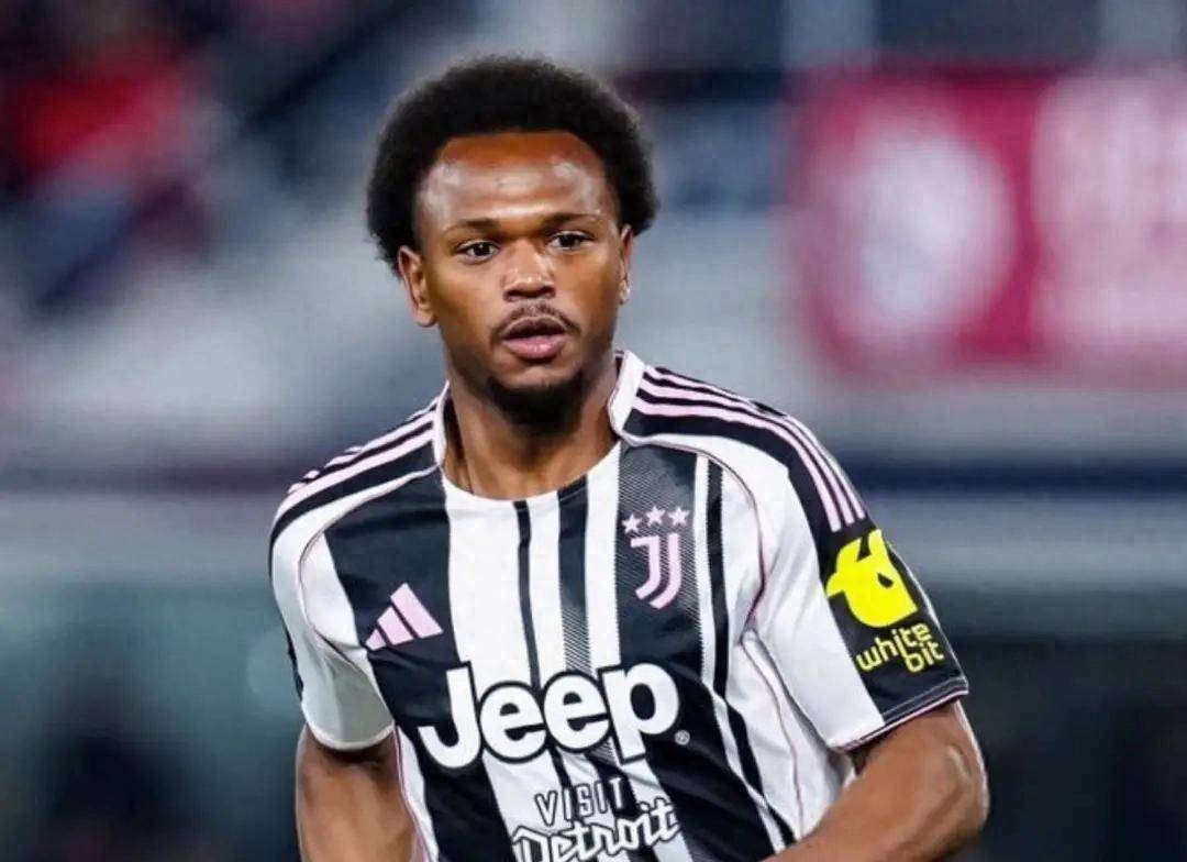 สี่ทีมแข่งขันเพื่อ Obponda, แฟรงก์เฟิร์ต Leon Forest Monaco ขว้างมะกอกสาขา_Juventus_Player_Season