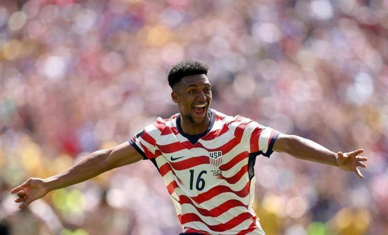 Heroes｜พ่อเสือไม่มีลูกชายสุนัข American Teenager Freeman ยังคงเขียนเกี่ยวกับ Family Glory_Antonio_La Liga Team_PLISIC